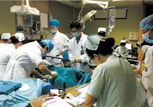 金博祝所有醫護人員“中國醫師節”快樂